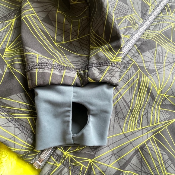 LL Bean midweight all weather coat Grey/neon yellow line pattern Size M.… - Picture 4 of 12